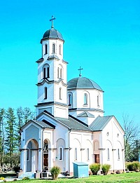 Света Литургија у храму Светог Илије у Карановцу је сваке недеље и празником у 09:00 часова