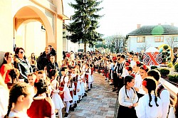 Митрополит Фотије предводио литију улицама Модриче